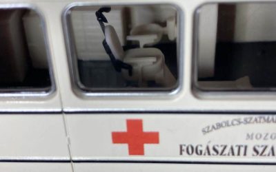 Ikarus 630 MEDICOR Szabolcs – Szatmár Megyei Tanács Mozgó Fogászati Szakrendelője 1/43 Tonycars